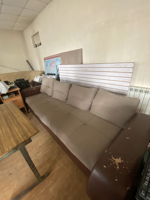 Диван в отличном состояний