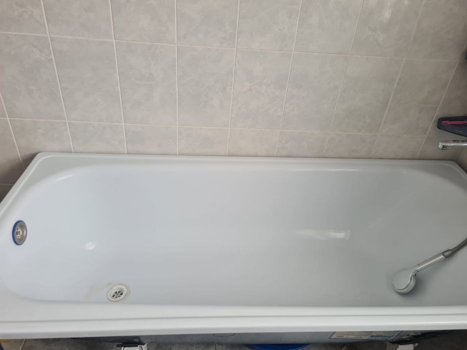 Продам ванну, раковину и унитаз