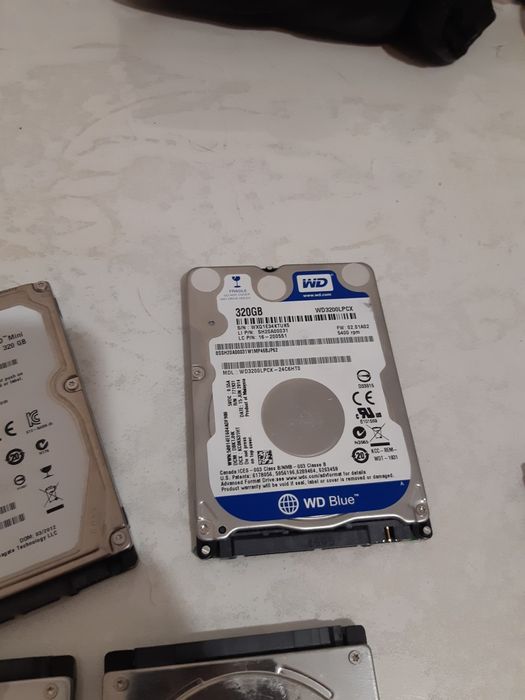 HDD 320 Gb В идеале 100% 2.5