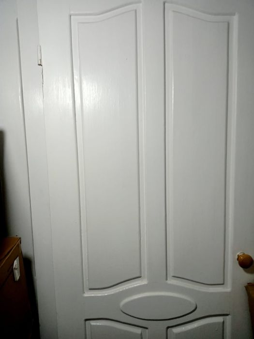 Продам белый дверь