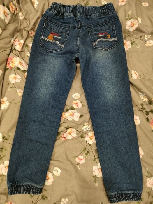 Джинсы 2 пары на мальчика 7 8 лет