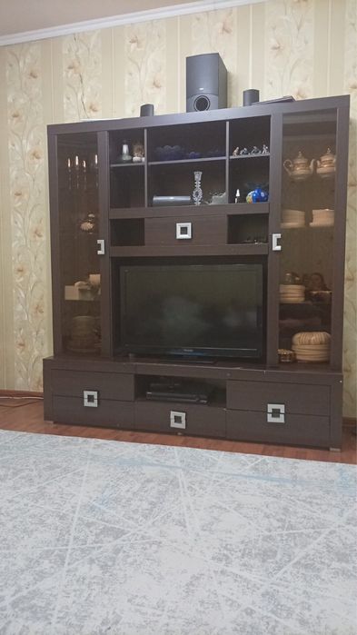 Продается Стенка , мебельная горка ,