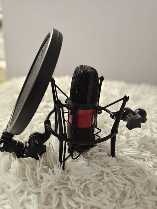 Vând microfon studio focusrite