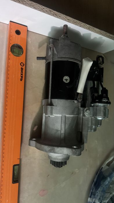 Продается Стартер Volvo,24 V