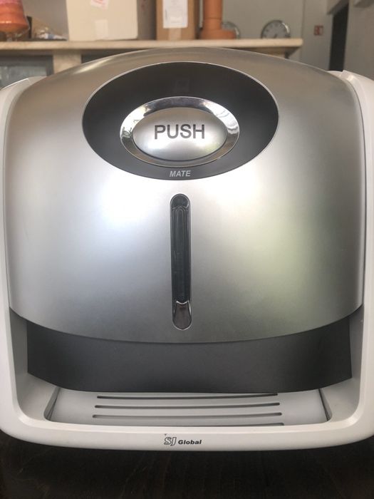 Диспенсър за топли кърпи