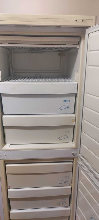 Продается морозильная камера