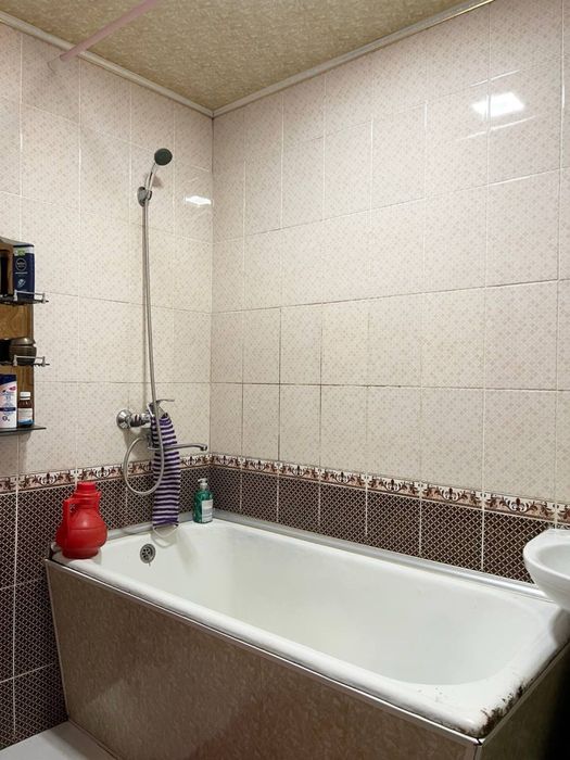 Четырёхкомнатная 4/1/4 Дубовая, Кадышева, Глазная Клиника, Кирпич