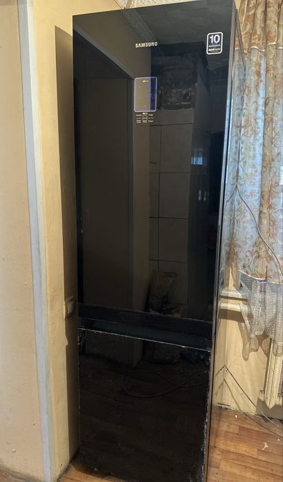Холодильник Samsung