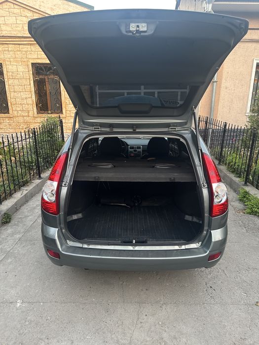 Продам приору 2171 в в идиальном  состоянии