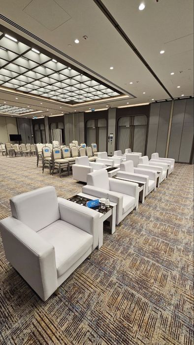 Prakat oq divan kreslo для корпоративных встреч и мероприятий