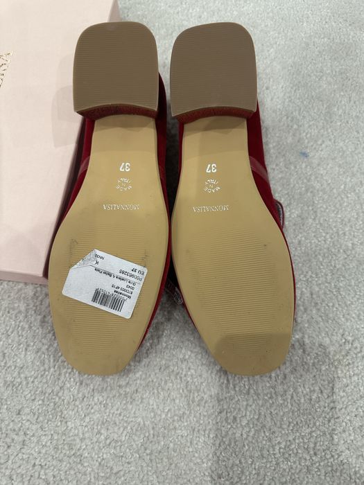 Чисто нови обувки за момиче на италианската марка Monnalisa