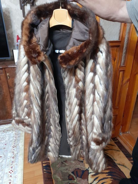 Продам женскую одежду 52 размер