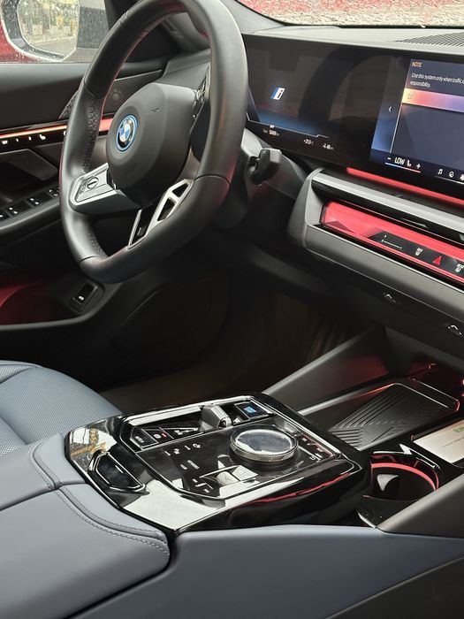 BMW i5 35L eDrive 2024 с пробегом в раличии