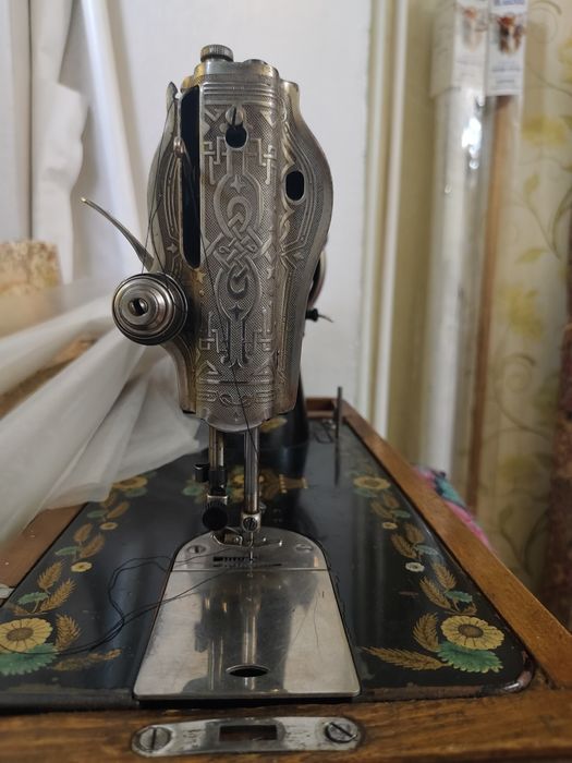 Продается швейная машинка