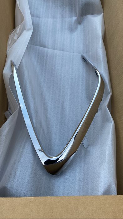 Решетка бампера Тойота камри 75 оригинал