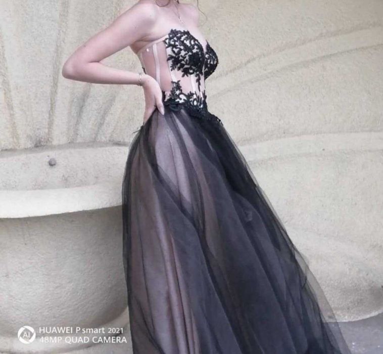 Красива бална рокля