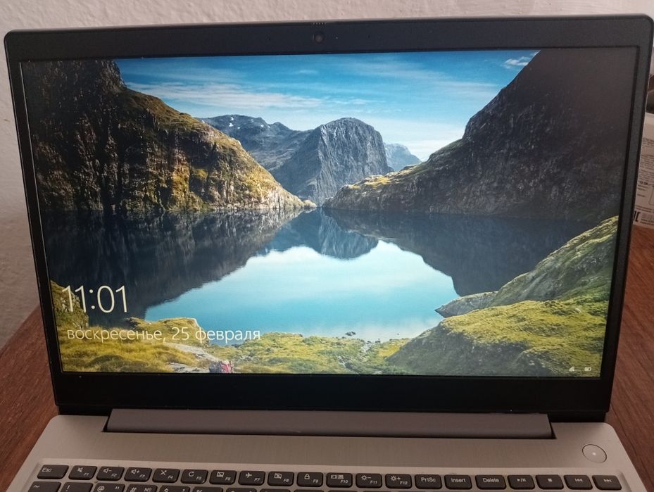 Ноутбук Леново продам