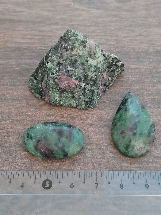 кристали, минерали, камъни