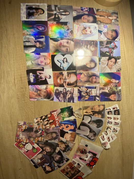 Продаю все что связано с кпопом по ОЧЕНЬ НИЗКОЙ ЦЕНЕ