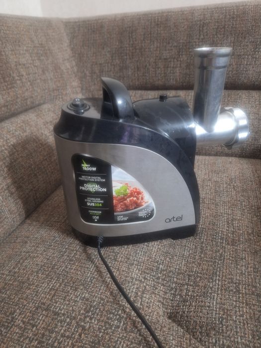 Продается мясорубка Артель