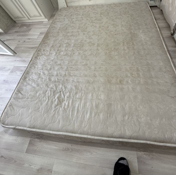 Продается матрас ! Идеальный, продаю из за переезда.!