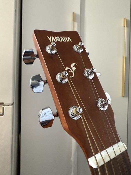 Гитара yamaha f310 в хорошем состояние