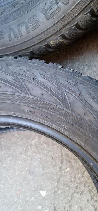 275/55/19 Nokian WR SUV 3