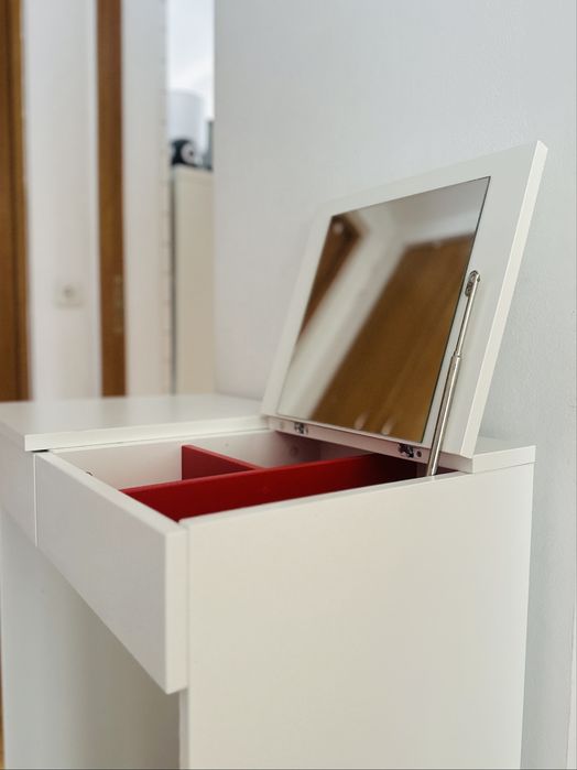 Măsuţă de toaletă Brimnes IKEA