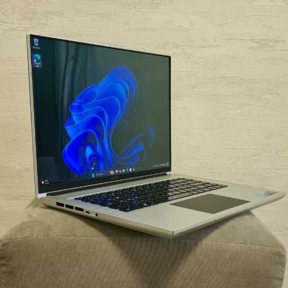 Ноутбук Gigabyte AERO 16 XE5, б/у