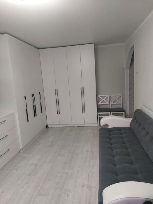 Продам 2 ух.комн кв район маг.Караван