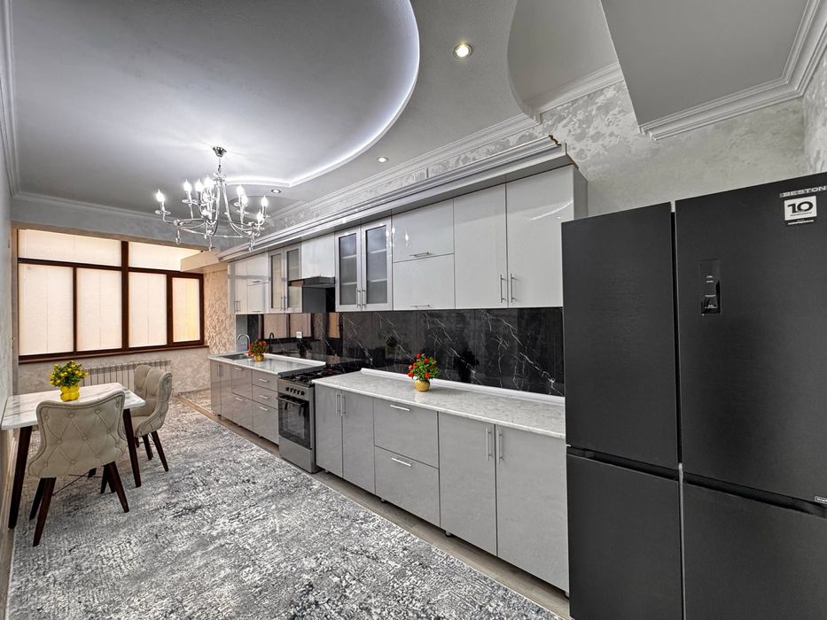 Срочно продается  4х комнатной квартира без глухой.