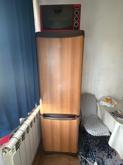 Холодильник Indesit
