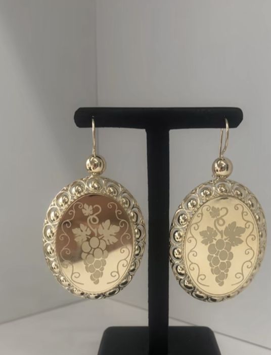 Cercei placate cu aur