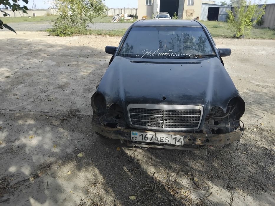 Продам мерседес 210 по запчастям