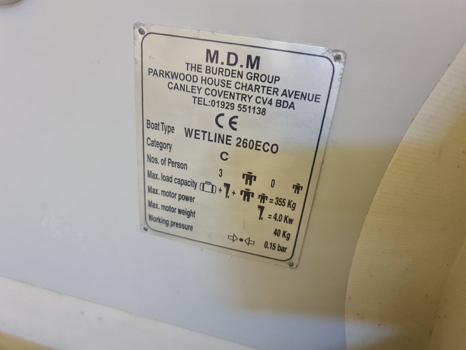 Надуваема лодка Wetline 260см с твърд под и двигател Evinrude 4к.с.