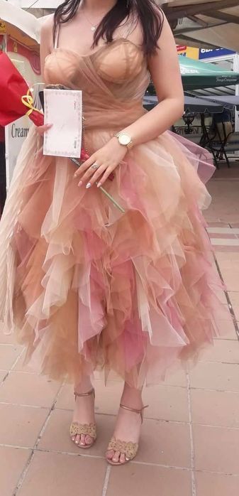 Бална рокля-носена веднъж-отлично състояние