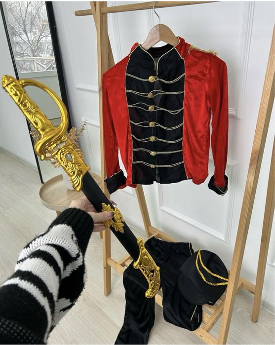 Костюмы  тематические