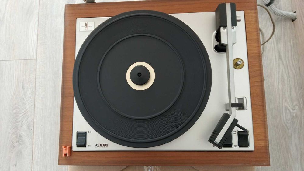 Грамофон Philips в перфектно състояние
