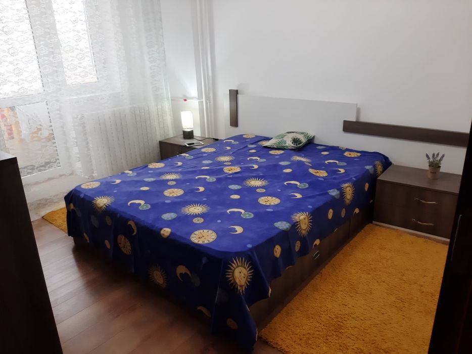 Inchiriez apartament 2 camere decomandat  zona Parcul Sebastian