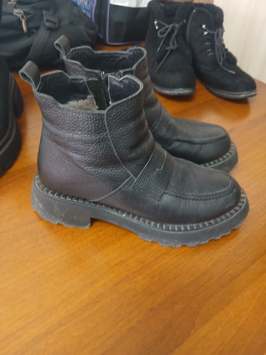 Продам женские сапоги