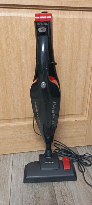 Aspirator vertical, Ariete, Evo 2 in 1, 600 W, Filtru HEPA, Tehnologie