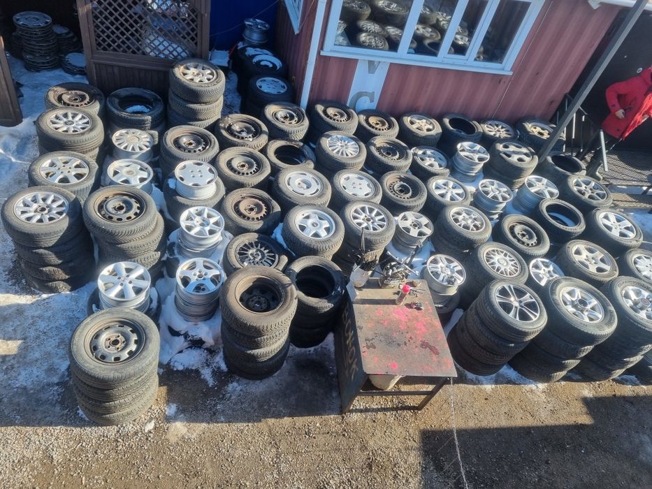 Колёсные диски на авто.