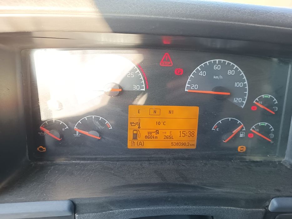 Volvo 8x4 bascula