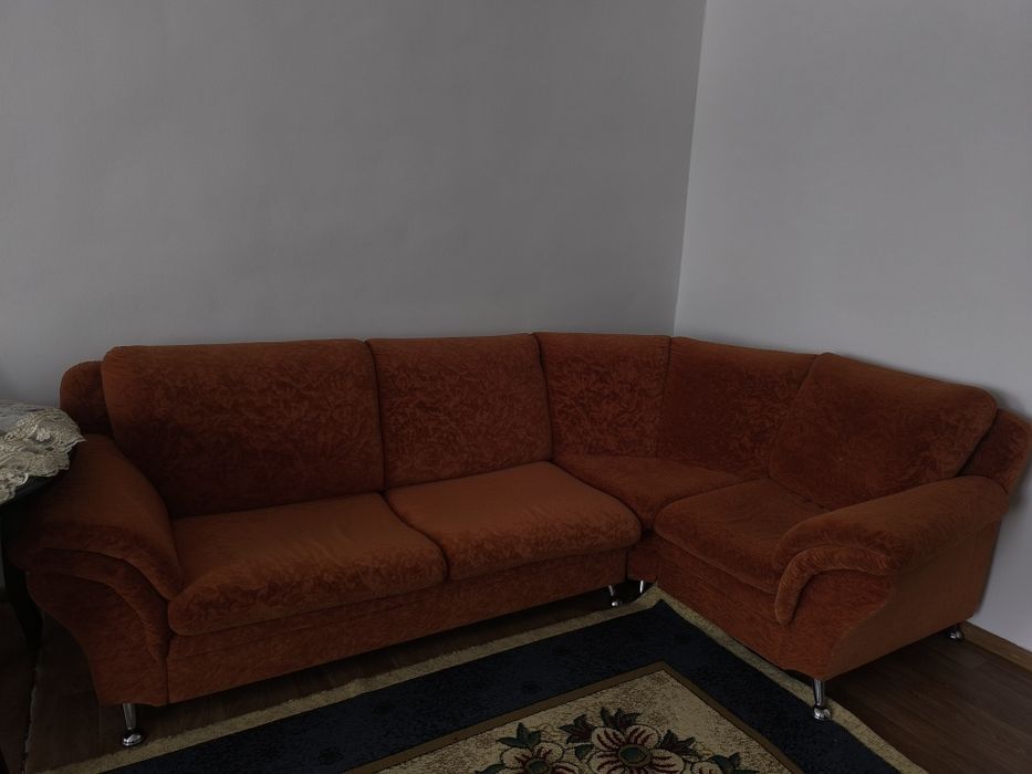 Продам диван с креслом.