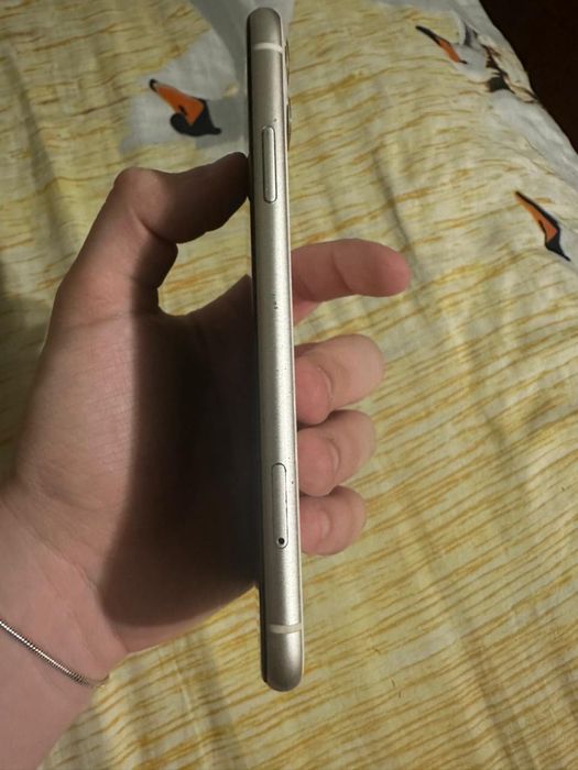 продам Iphone 11