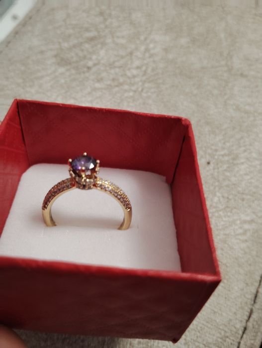 Vând bijuteri placate cu aur 14K