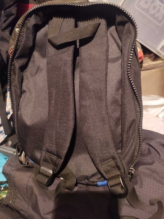 Продавам туристическа раница