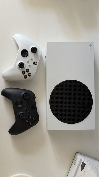 Xbox Series S 512GB + 2 Оригинални Контролера