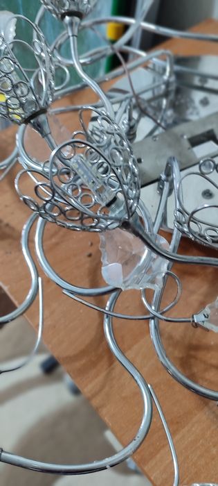 Продам люстру 220 вольт