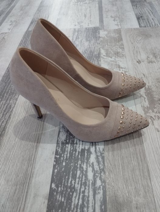 Нови дамски обувки с ток